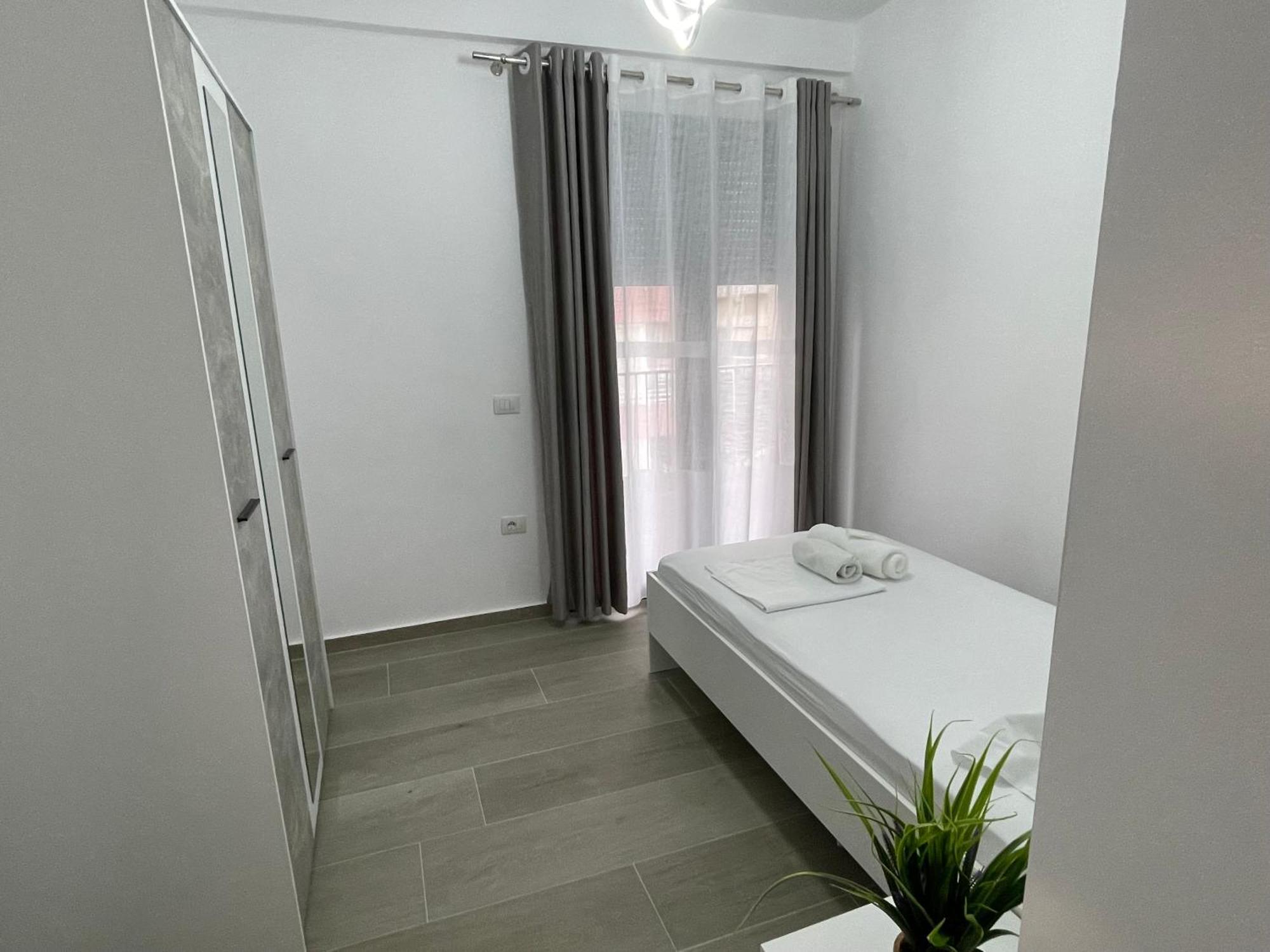 Modern Apartment In Central Vlore Vlorë Exterior foto