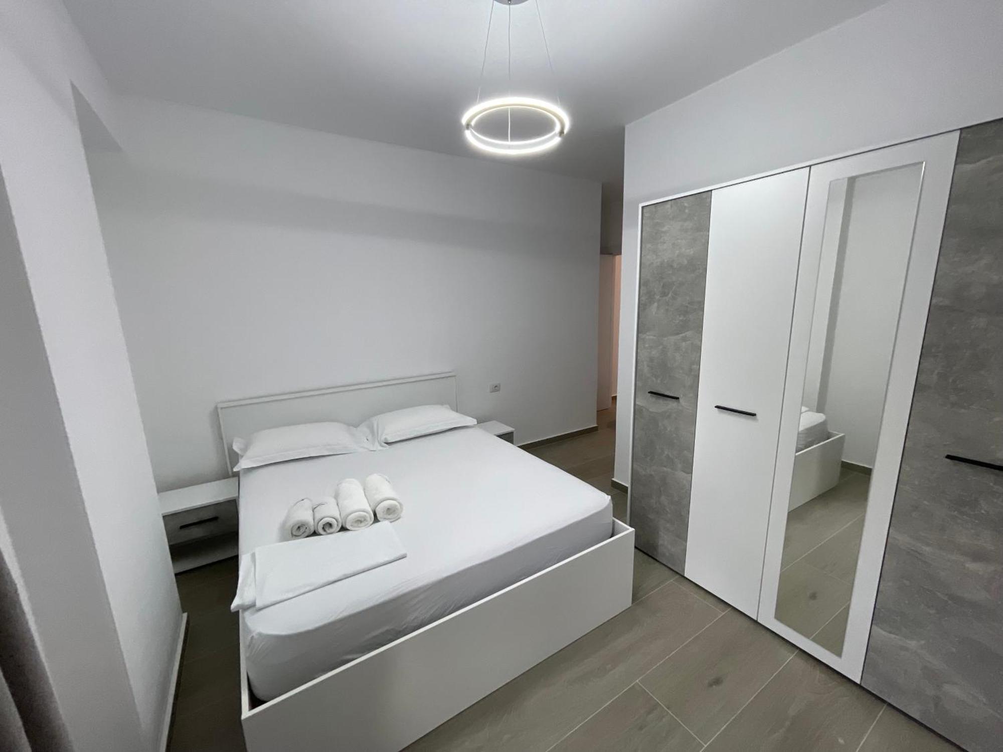 Modern Apartment In Central Vlore Vlorë Exterior foto