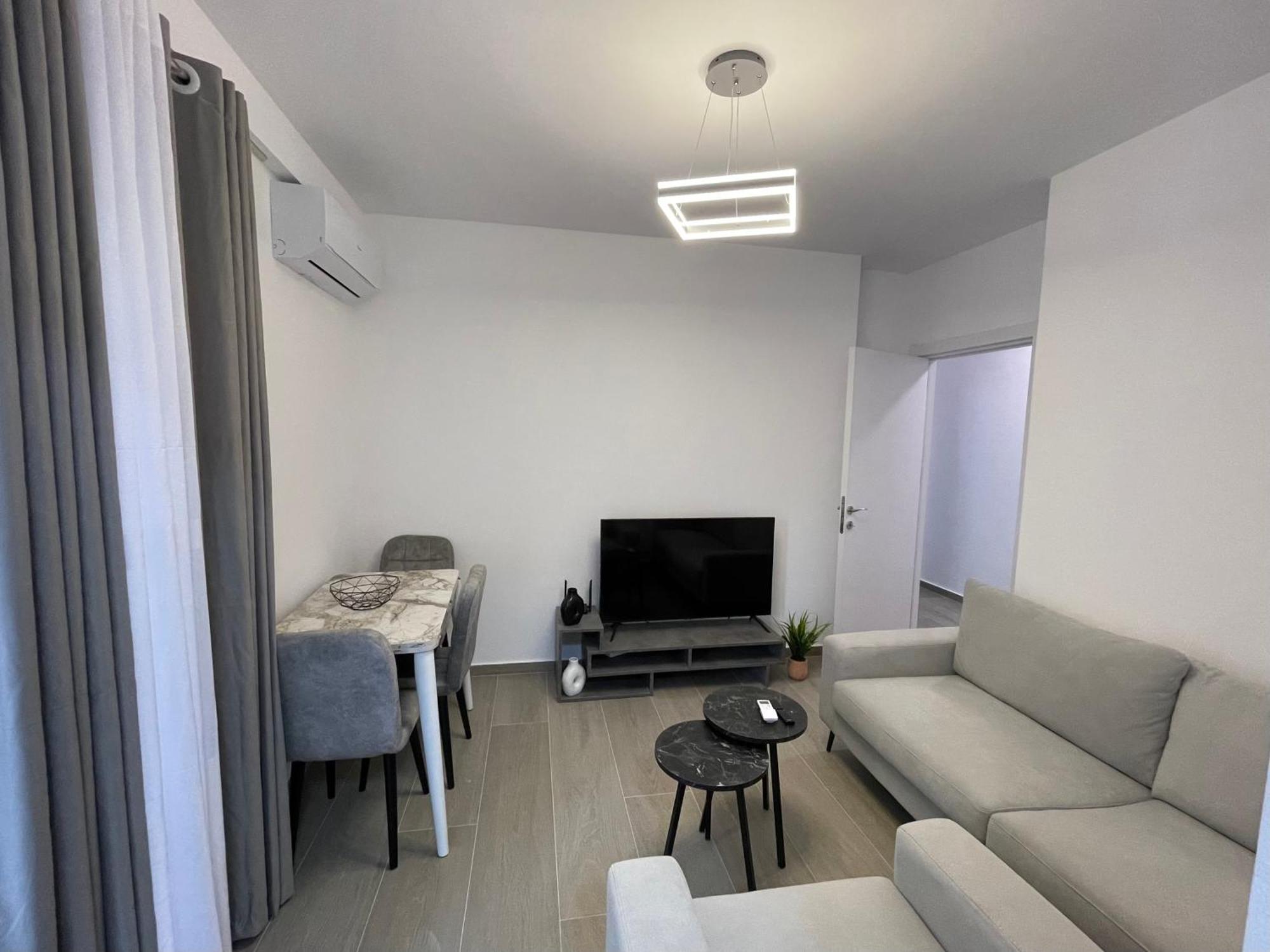 Modern Apartment In Central Vlore Vlorë Exterior foto